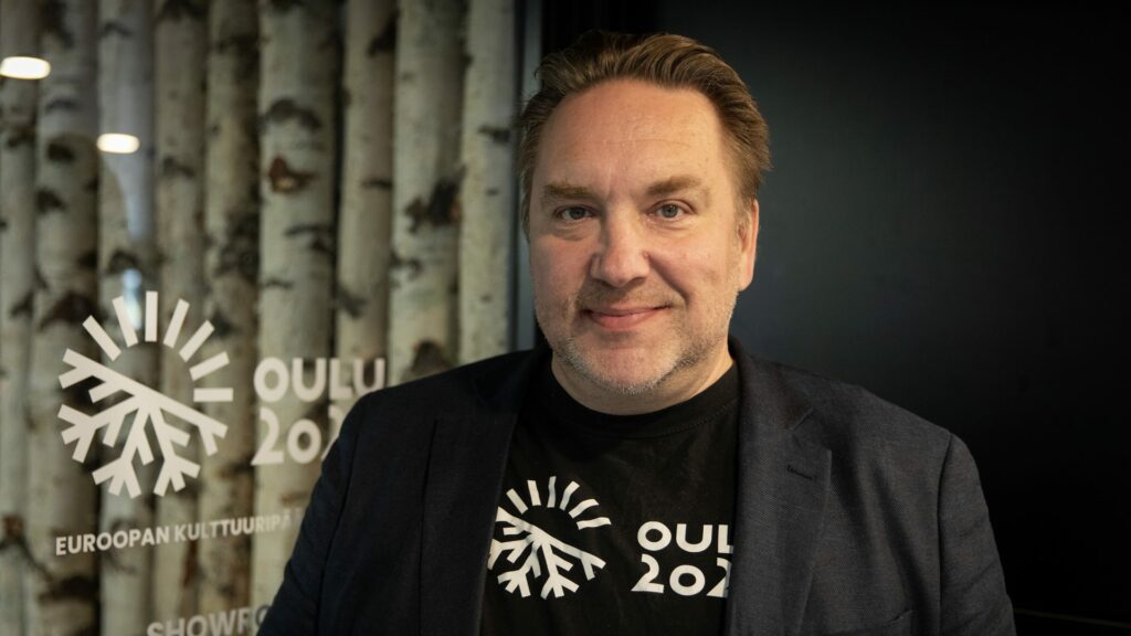 Kuvassa ohjelmajohtaja Samu Forsblom