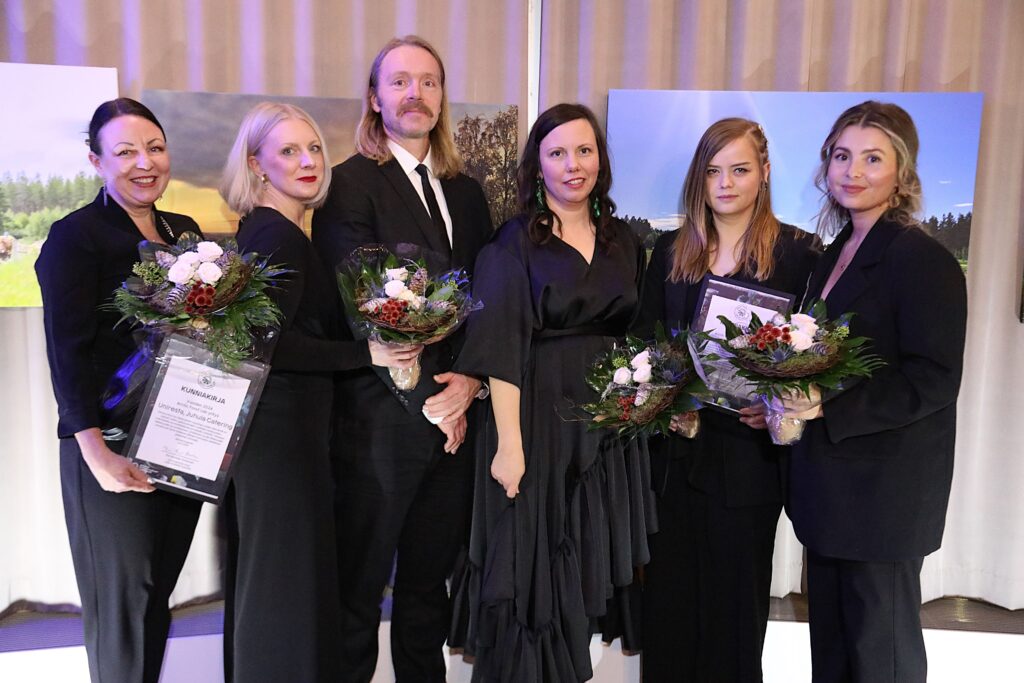 people at a award ceremony