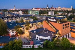 Valokuvamuseo Fotografiska Tallinnan maisemassa