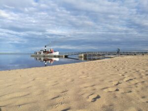 The Oulujärvi Steamship Theater sails aboard the over 100-year-old steamship Kouta. Photo by Veikko Leinonen.