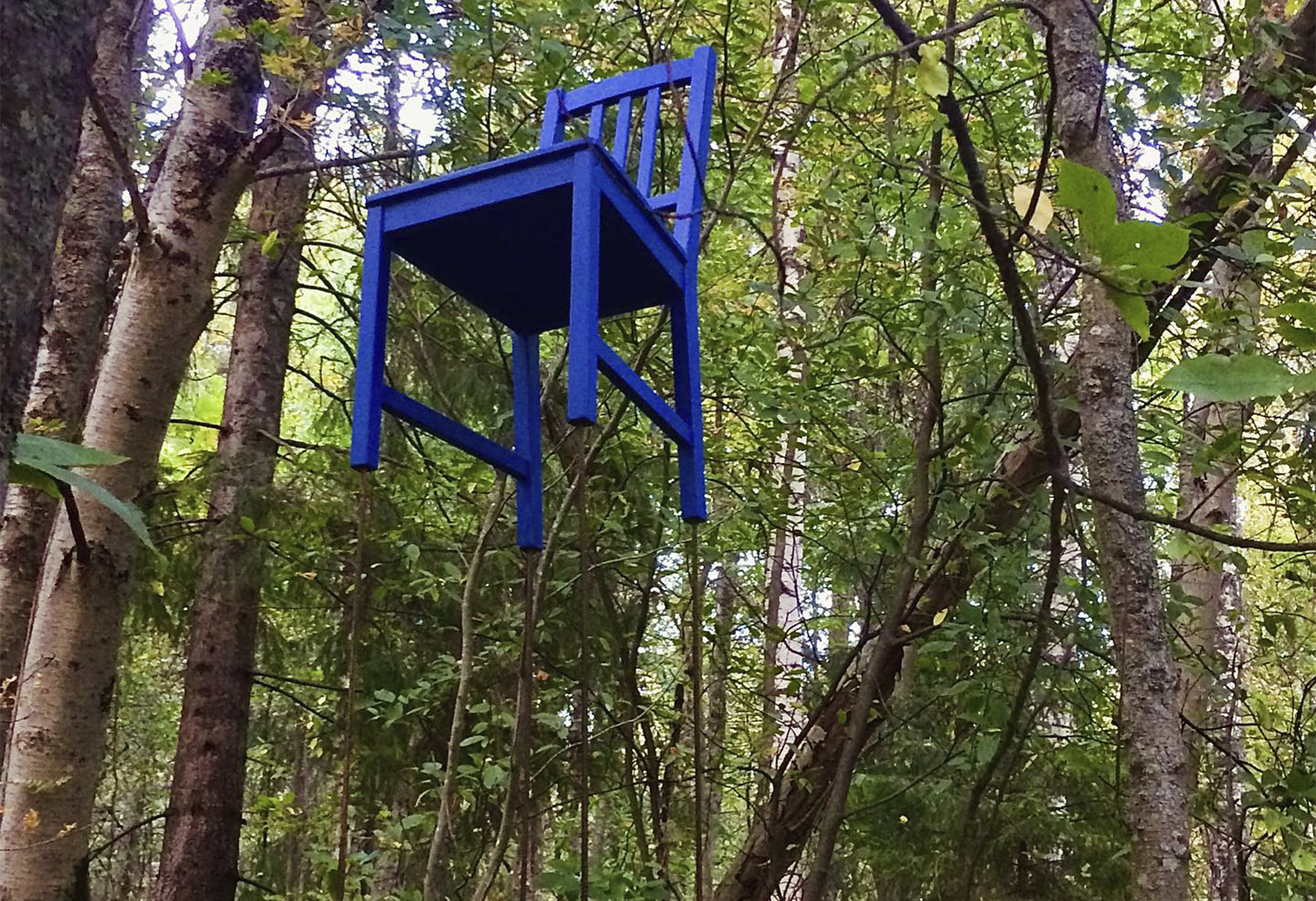 Pikinen Poloku Environmental Art Path 2024 / Päivi Pussila: Hovering Blue, photo: Leena Kangas